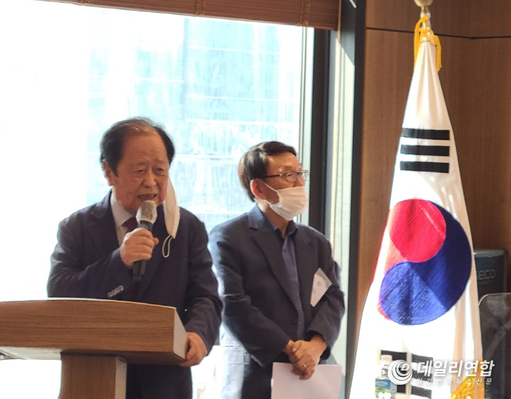 박시병 대한 언론인회 회장은 한국신문방송편집인협회, 재외동포채널 회장겸 발행인으로 활동중이다.