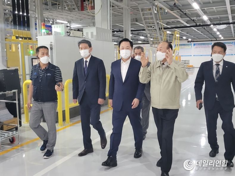 사진=김두관 대선 예비 후보 GGM 방문, “복지관 등 관용차량 캐스퍼로 바꾸겠다” 공약