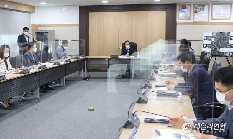 임실군, 섬진강댐 주변 관광명소 탈바꿈 위한 회의 모습 (사진=임실군청)