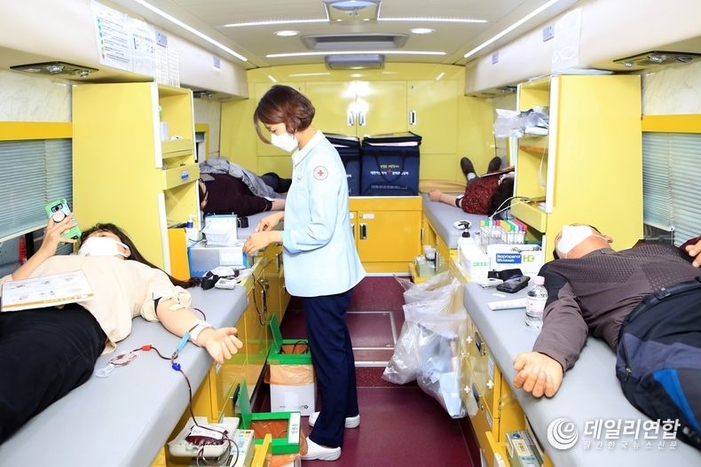 정읍시청 직원들, 혈액 수급난 극복 ‘사랑의 헌혈’ 동참(사진=정읍시청)