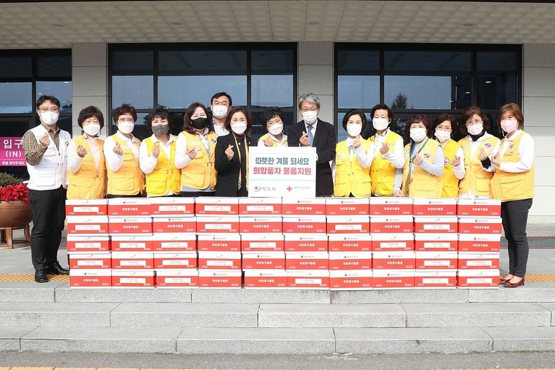 대한적십자사 정읍지구협의회, 식료품 꾸러미 50상자 기탁(사진=정읍시청)