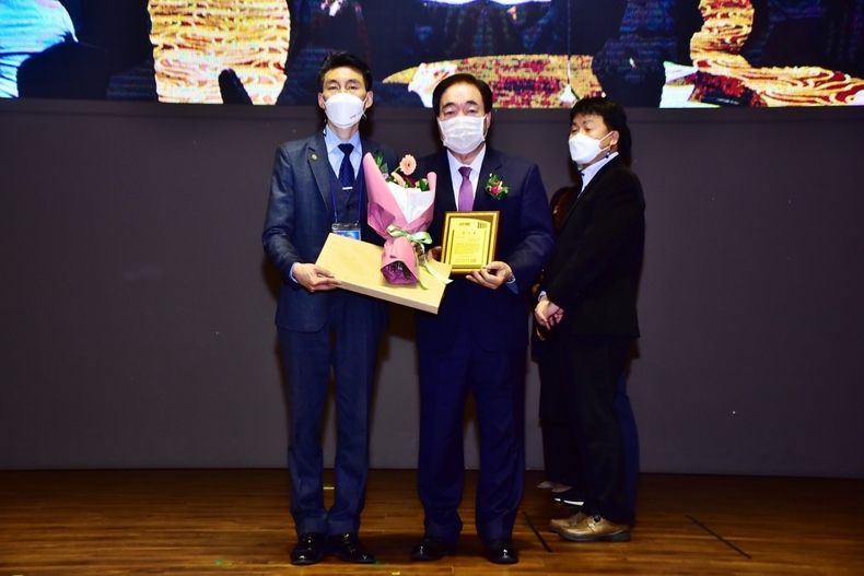 최찬욱 의원, 소상공인연합회 감사패 수상 (사진=전북도의회)