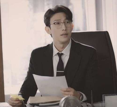 드라마 ‘이상한 변호사 우영우’의 정명석 변호사 (ENA채널 '이상한 변호사 우영우'드라마 화면 캡쳐)