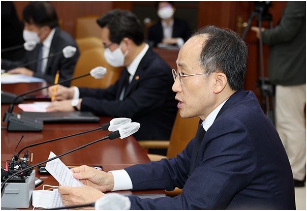 추경호 경제부총리 겸 기획재정부 장관이 1일 정부서울청사에서 비상경제장관회의를 주재하고 있다. (사진=(c) 연합뉴스)