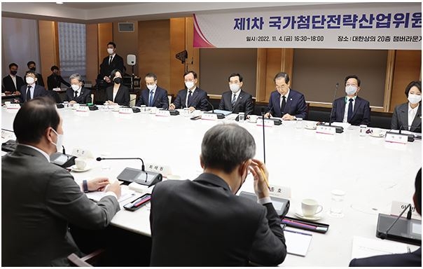 한덕수 국무총리가 4일 서울 중구 대한상공회의소에서 열린 전략산업 정책의 최고 의사결정기구인 제1차 국가첨단전략산업위원회에 참석해 발언하고 있다. (사진=(c) 연합뉴스)