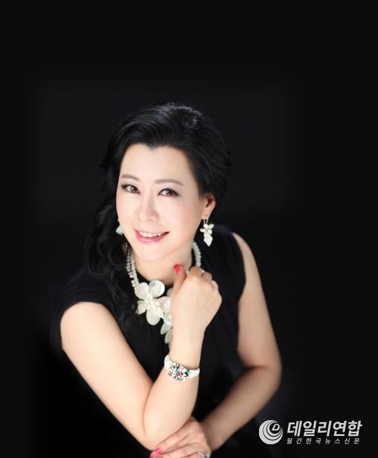 예술 총감독으로 행사를 진행한 백석대학교 임청화 교수