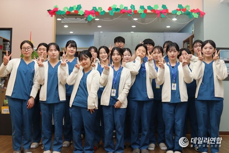 구미대학교 언어치료과 학생들.