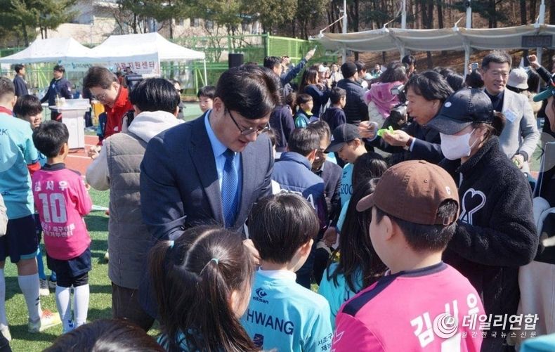 서울 서초을 홍익표 더불어민주당 후보. /사진=페이스북 캡처