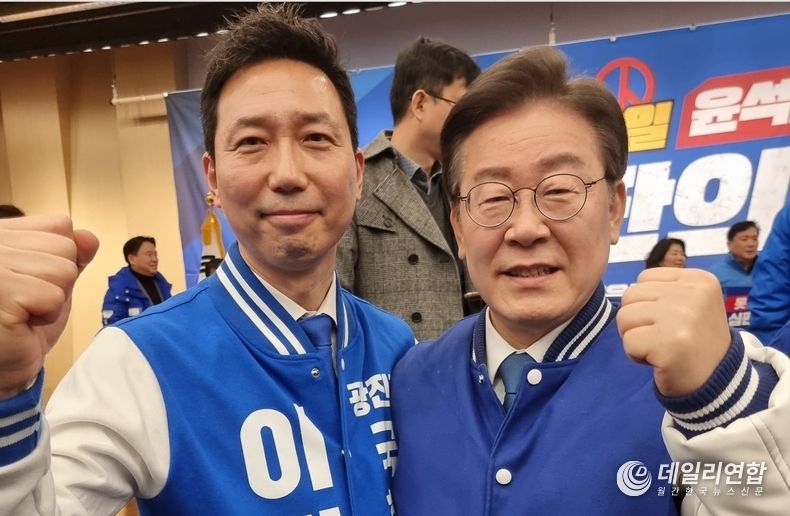 이재명 민주당 상임공동선대위원장과 이정헌 더불어민주당 후보. /사진=이정헌 페이스북 캡처