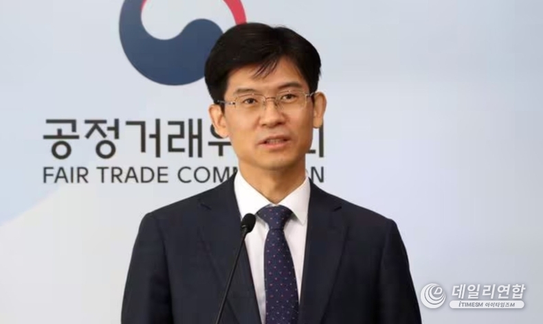 하이컨시는 지난해 시대인재N 학원 재수종합반 원생을 모집하면서 의대 합격이 가능할 것으로 추정되는 재원생 수를 근거로 '메이저의대 정시정원 2명 중 1명은 시대인재N' 등의 문구를 사용하여 실제 의대에 진학한 실적인 것처럼 광고해 공정위로부터 과징금 제재를 받은 바 있다. 사진은 공정위 김정기 시장감시국장.