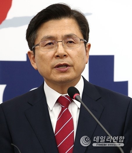 <strong>황교안 ‘마하나임’대표는, “하나님의 은혜로 세워진 대한민국에서 그동안 교회를 탄압하는 일들이 알게 모르게 진행되어 왔다. </strong>