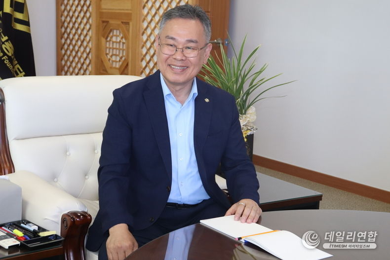 김중권 경북신보 이사장.