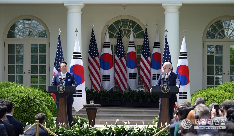 4월 26일 윤석열 대통령과 바이든 대통령이 워싱턴 선언 발표 후 한미 공동기자회견을 가지는 모습. /사진=대한민국 대통령실