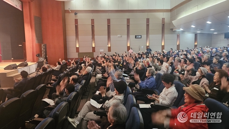 지난9일 삼성노블카운티가 경기도 용인 본원에서 개원 24주년 기념행사를 열고, 그간 함께해 온 시간에 감사를 나눴다. /사진=삼성노블카운티