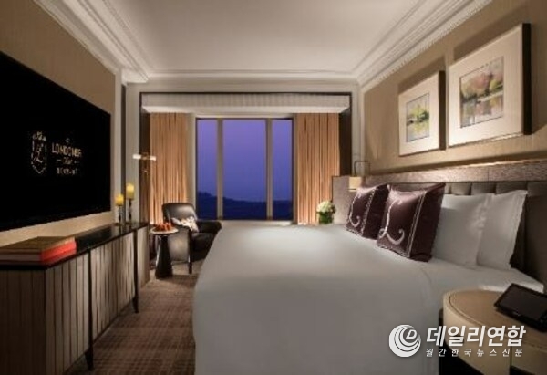 The Londoner Hotel - Louis Suite 전경