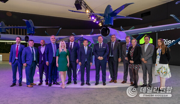 Luxaviation and Supernal formalize their collaboration with a formal signing at the 2024 Farnborough International Airshow. Luxaviation and Supernal formalize their collaboration with a formal signing at the 2024 Farnborough International Airshow.