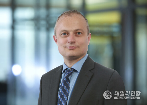 PRA Group Global Chief Data and Analytics Officer Adrian Murphy. PRA Group Global Chief Data and Analytics Officer Adrian Murphy.