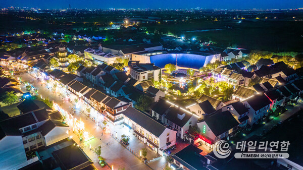Photo provided by the Integrated Media Center of Kunshan City shows the Zhouzhuang Town lantern exhibition area in Kunshan City of Jiangsu Province, Sept. 13, 2024. Photo provided by the Integrated Media Center of Kunshan City shows the Zhouzhuang Town lantern exhibition area in Kunshan City of Jiangsu Province, Sept. 13, 2024.