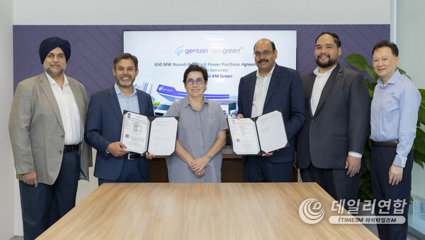 L to R: Navjit Gill - Country Head, Gentari India, Sushil Purohit, Chief Executive Officer (Gentari), Michele Azalbert, Chief Hydrogen Officer (Gentari), Mahesh Kolli, Group President, AM Green, Shahrul Yassin, Head Commercial, Gentari India, and Kian Min Low, Chief Renewables Officer (Gentari) L to R: Navjit Gill - Country Head, Gentari India, Sushil Purohit, Chief Executive Officer (Gentari), Michele Azalbert, Chief Hydrogen Officer (Gentari), Mahesh Kolli, Group President, AM Green, Shahrul Yassin, Head Commercial, Gentari India, and Kian Min Low, Chief Renewables Officer (Gentari)