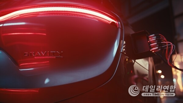 Lucid Gravity undergoes testing at a remote government facility in Lucid’s latest creative campaign, “Driven.” Lucid Gravity undergoes testing at a remote government facility in Lucid’s latest creative campaign, “Driven.”