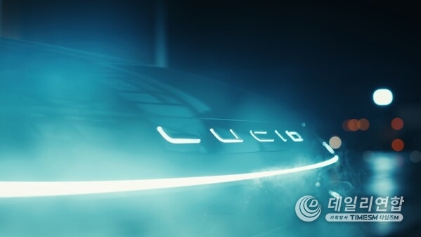 Lucid Gravity awakens as it is discovered at a remote government facility in Lucid’s latest creative campaign, “Driven.” Lucid Gravity awakens as it is discovered at a remote government facility in Lucid’s latest creative campaign, “Driven.”
