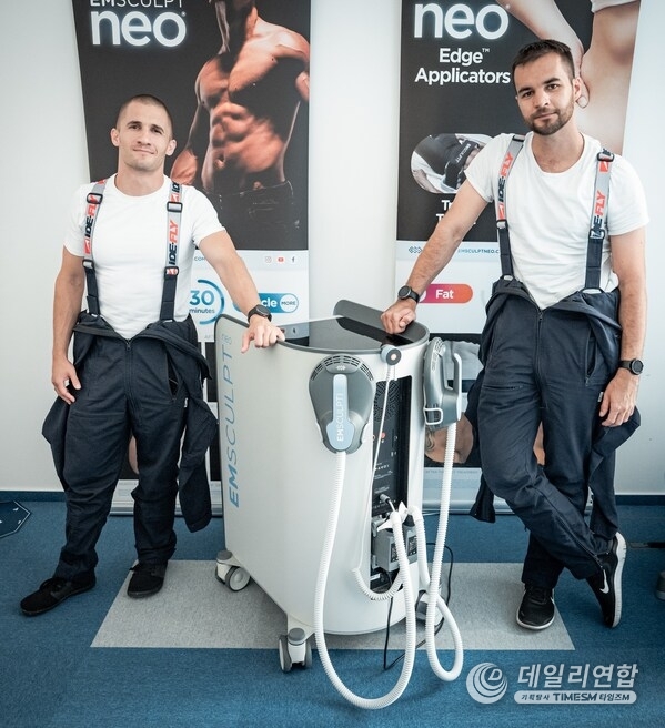 EMSCULPT NEO was incorporated into Hungarian research astronaut Tibor Kapu’s intensive pre-flight training program to prepare for his upcoming mission aboard the International Space Station (ISS). EMSCULPT NEO was incorporated into Hungarian research astronaut Tibor Kapu’s intensive pre-flight training program to prepare for his upcoming mission aboard the International Space Station (ISS).