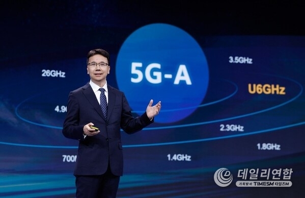 Yang Chaobin, Huawei ICT BG CEO, speaking at MWC Barcelona 2026 Yang Chaobin, Huawei ICT BG CEO, speaking at MWC Barcelona 2026