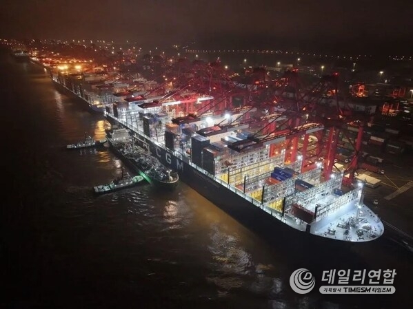 Shanghai Electric completes its first large-scale biomethanol bunkering for CMA CGM OSMIUM at Shanghai’s Yangshan Port. Shanghai Electric completes its first large-scale biomethanol bunkering for CMA CGM OSMIUM at Shanghai’s Yangshan Port.