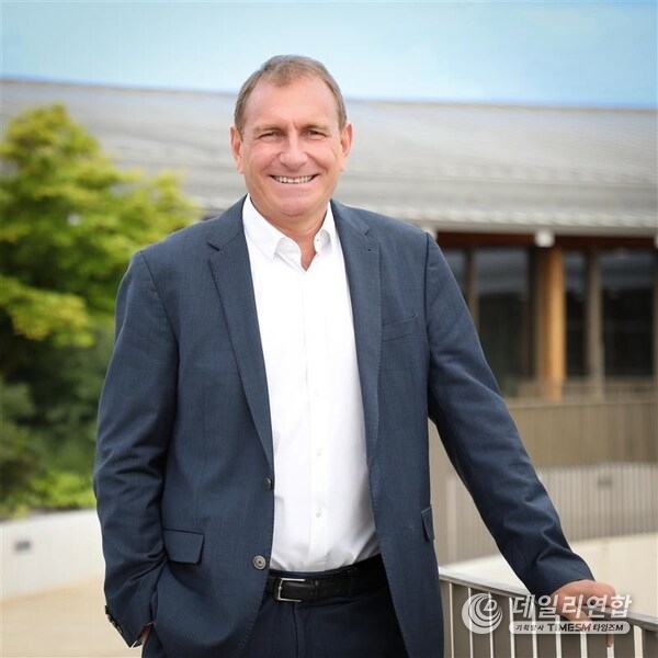 Sébastien Huron – Deputy CEO Sébastien Huron – Deputy CEO