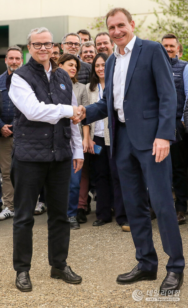 Marc Prikazsky – Executive President and Sébastien Huron – Deputy CEO Marc Prikazsky – Executive Chairman and Sébastien Huron – Deputy CEO