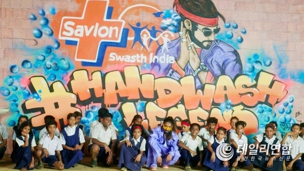 ITC Limited - Hip Hop Hacked! Savlon Swasth India Mission’s #HandwashLegends made Handwashing cool for India’s Youth