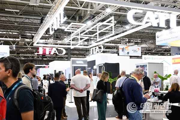CATL booth