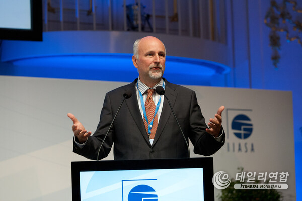 2024 Yidan Prize for Education Research Laureate, Professor Wolfgang Lutz