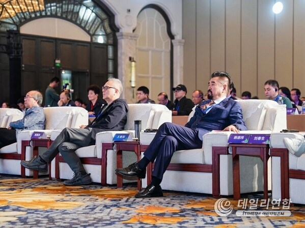 Known as the Father of the Modern Folding Bicycle, Dr. Hon has led the DAHON brand for over 40 years, ensuring its status as a favorite among green mobility advocates.