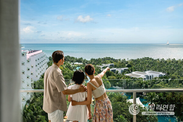 Premier Residences Phu Quoc Emerald Bay - Ocean view from balcony