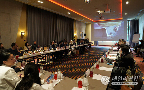 Global experts and partners at the Huawei ICT Sustainability Roundtable at MWC 2025