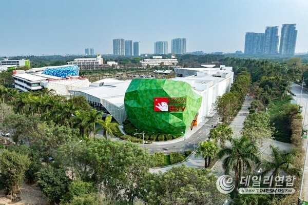British University Vietnam (BUV) is recognised by the British Council as an exemplary foreign-invested university by offering degrees from renowned UK universities.