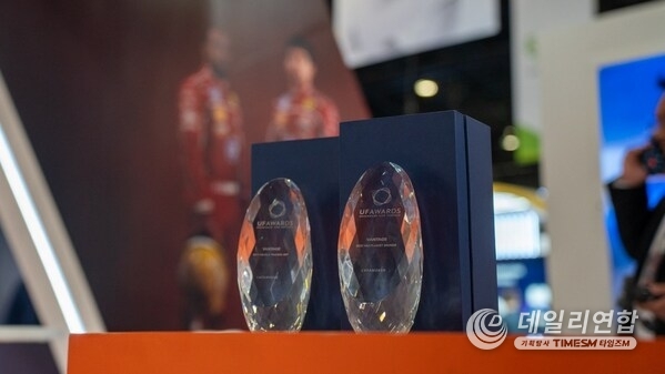 Vantage was honored to receive two prestigious awards during the expo