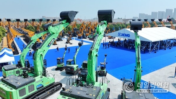 XCMG Excavator Hosts 7th International Customer Festival in Xuzhou