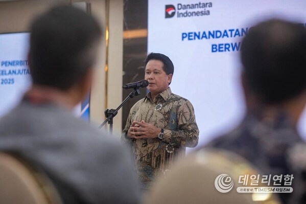 BRI President Director Hery Gunardi speaks at the signing of BRI’s Phase 1 Sustainable Bond Agreement