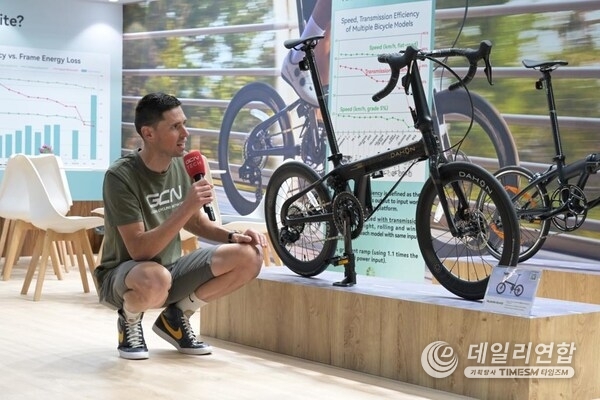 World’s biggest cycling channel GCN Tech reported on the latest Télodon C8 AXS carbon folding bike.