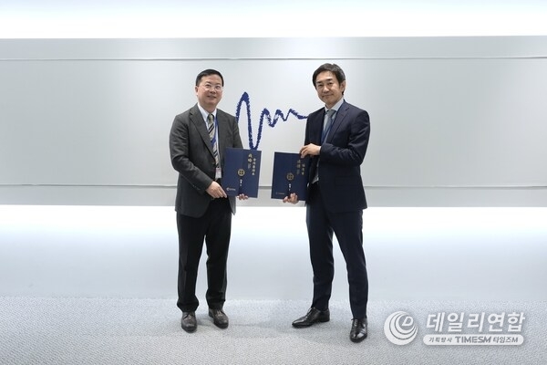 Jay Wang (Left) and Suguru Ominato (Right)