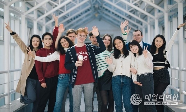 Peking University Guanghua School of Management’s “Future Leaders” Program students on campus during their two-year China study.