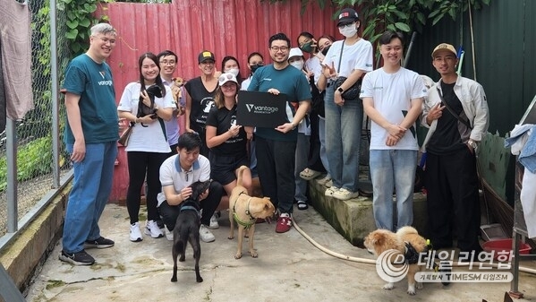 Vantage Foundation Volunteers Bring Compassion and Care to Rescued Dogs at Laws for Paws Vietnam