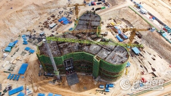 Zoomlion's tower cranes supporting construction of a high-rise complex in New Alamein City, Egypt