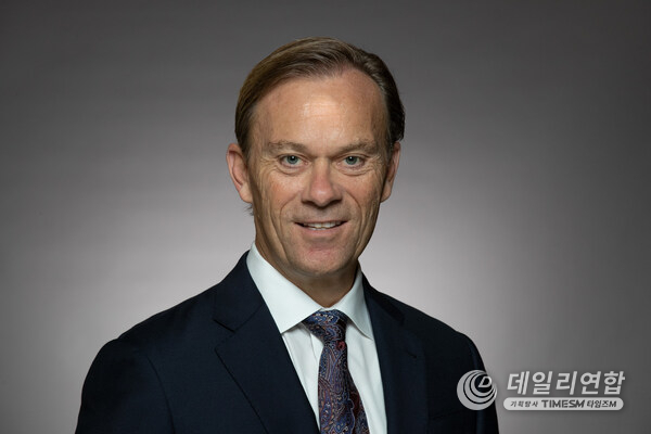 Shannon McDaniel Headshots CRD 2022 Master 214