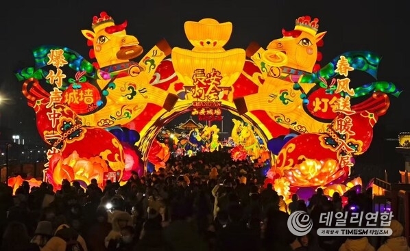 Xi’an Kicks Off 2026 Chang'an Lantern Festival with Epic Light Spectacles to Spring.