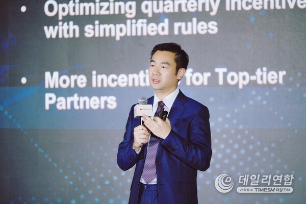 Li Shi, President of Huawei Cloud Computing Global Sales