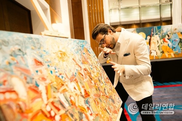 Mr. Cassin examines the sculptural depth of F.N. Souza’s impasto of a vibrant cityscape, where every line and heavy stroke affirms the artist’s status as India’s Picasso.