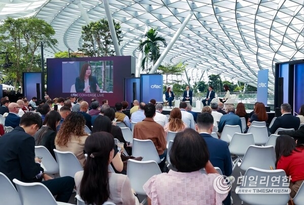 Martha Sazon, the President and CEO of Mynt, the parent company of GCash, joined the CNBC CONVERGE LIVE in Jewel, Singapore, Wednesday, April 22, for the panel, "The ASEAN Consumer: Spent or Still Standing?" Alongside FWD Group CEO Huynh Thanh Phong and GoTo Group CEO Hans Patuwo, the session explored how consumer spending is evolving across the region.